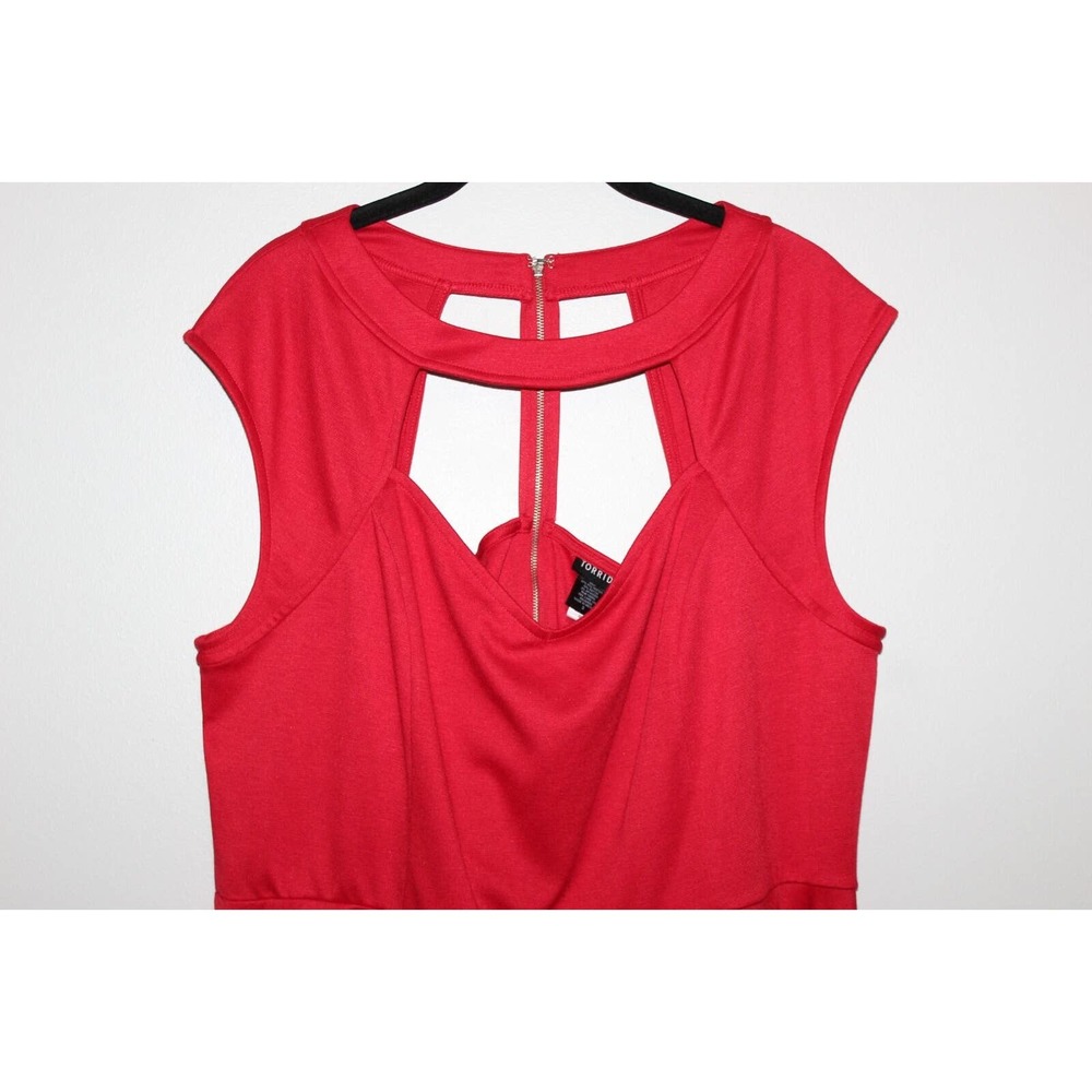 NWT Torrid Cutout Peplum Sleeveless Blouse Red Top Women's Plus Size 3 3X H14642 - Picture 5 of 9